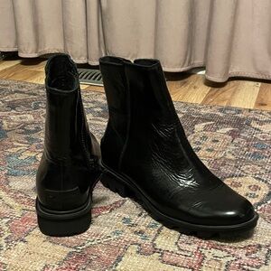 Sorel black patent boots